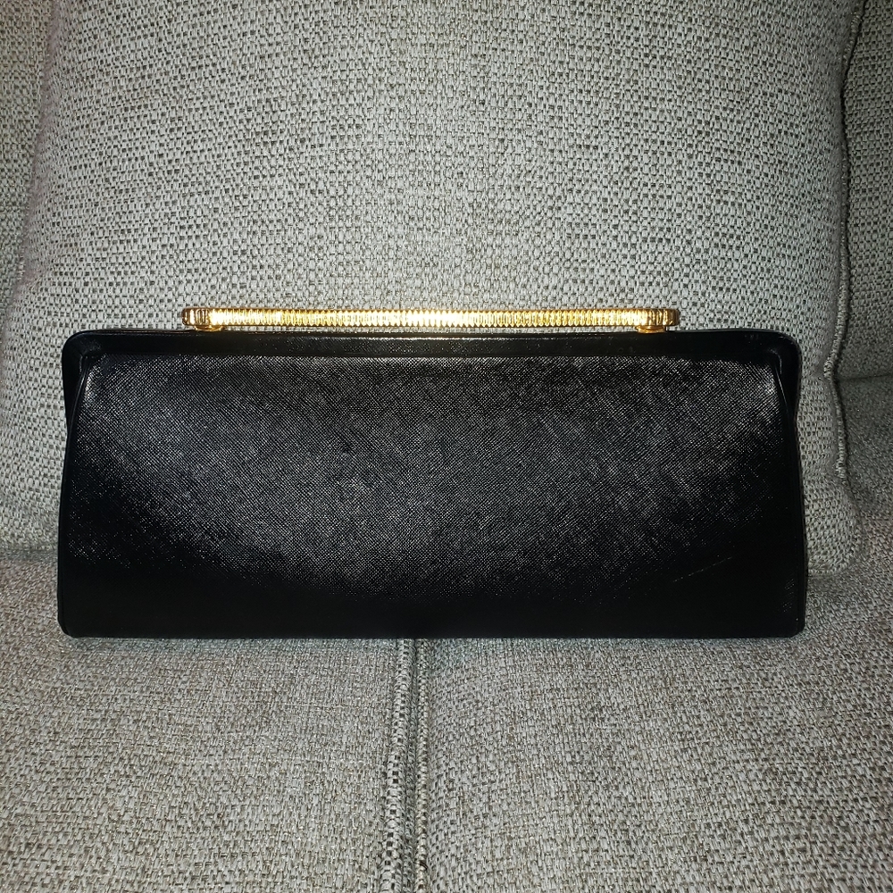Black clutch